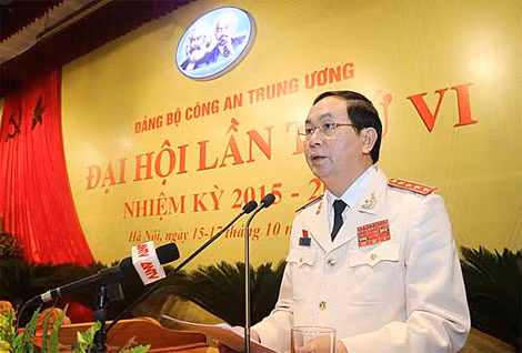 Đại tướng Trần Đại Quang, Ủy viên Bộ Chính trị, Bí thư Đảng ủy Công an Trung ương, Bộ trưởng Bộ Công an thay mặt Đoàn Chủ tịch phát biểu bế mạc tại Đại hội.