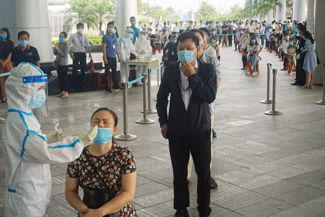 Phương pháp xét nghiệm gộp mẫu xét nghiệm của Đà Nẵng đang được nhân rộng ra một số tỉnh là tâm dịch COVID-19.