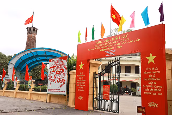 Nơi niêm yết danh sách cử tri tại phường Điện Biên, quận Ba Đình, Hà Nội. Ảnh: Lê Phú/TTXVN