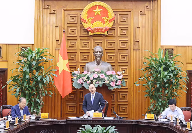 Thủ tướng Nguyễn Xuân Phúc chủ trì họp Thường trực Chính phủ. Ảnh: TTXVN