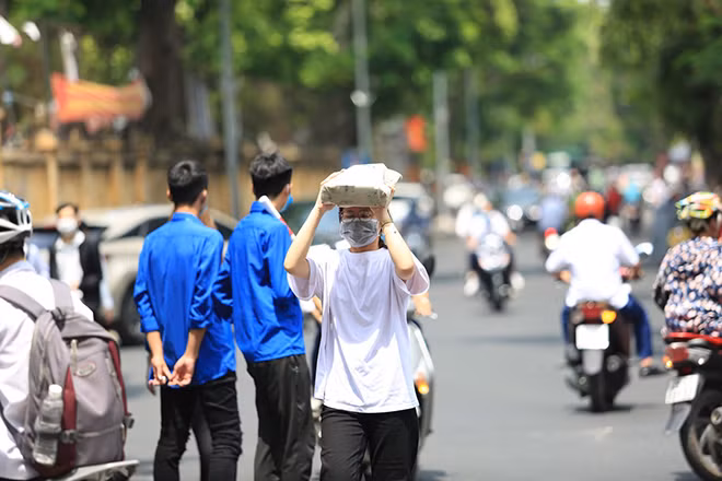 Hà Nội sẽ được xét đặc cách tốt nghiệp THPT cho các thí sinh đăng ký dự thi tốt nghiệp đợt 2. (Ảnh minh họa) Hà Nội sẽ được xét đặc cách tốt nghiệp THPT cho các thí sinh đăng ký dự thi tốt nghiệp đợt 2. (Ảnh minh họa)
