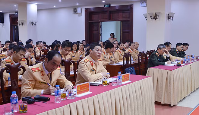 Các đại biểu tại hội nghị.