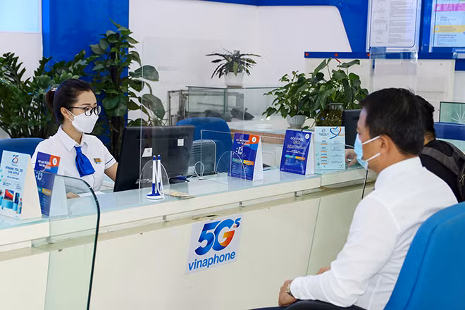 Điểm giao dịch, chăm sóc khách hàng của VNPT tại Hà Nội, TP Hồ Chí Minh, Đà Nẵng, Vũng Tàu vẫn mở cửa bình thường.
