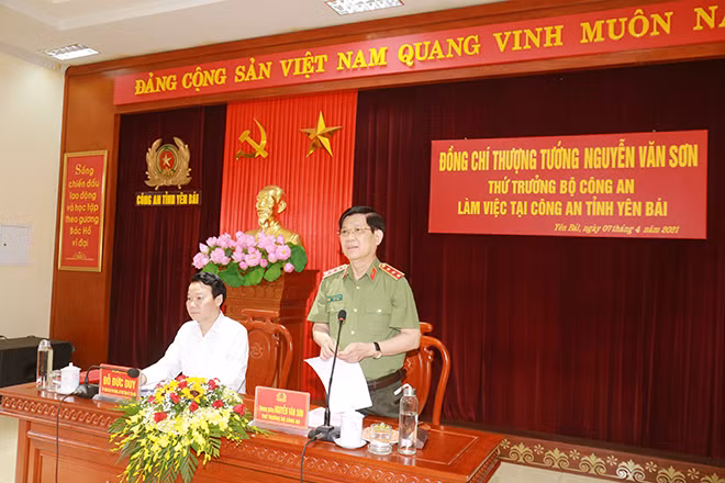 Thứ trưởng Nguyễn Văn Sơn phát biểu tại buổi làm việc. Thứ trưởng Nguyễn Văn Sơn phát biểu tại buổi làm việc.