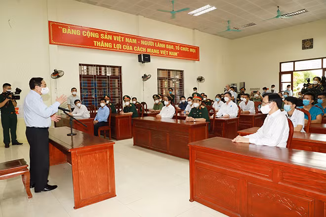 Thủ tướng Phạm Minh Chính yêu cầu lãnh đạo các Bộ, Ngành phối hợp và hỗ trợ mọi mặt cho tỉnh Bắc Giang trong công tác chống dịch