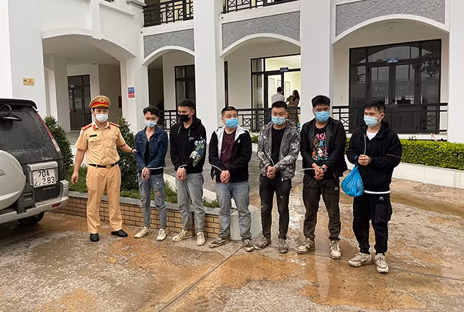 Số người nhập cảnh trái phép bị CSGT bắt giữ Số người nhập cảnh trái phép bị CSGT bắt giữ