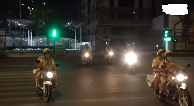 CSGT Công an TP Hồ Chí Minh ra quân xử lý đua xe trái phép.