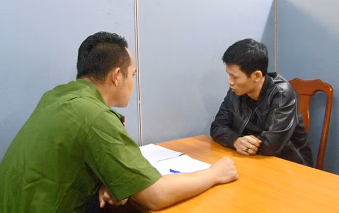Đối tượng Nguyễn Xuân Quý tại cơ quan Công an. Đối tượng Nguyễn Xuân Quý tại cơ quan Công an.