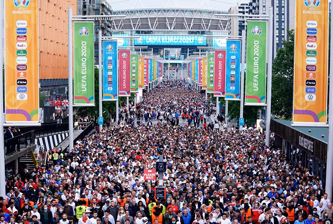 Sau trận chung kết EURO 2020 ở sân Wembley, nước Anh thông báo đã có 36.660 ca nhiễm mới và hơn 50 ca tử vong, trong vòng 24 giờ. Sau trận chung kết EURO 2020 ở sân Wembley, nước Anh thông báo đã có 36.660 ca nhiễm mới và hơn 50 ca tử vong, trong vòng 24 giờ.