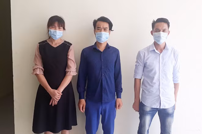 Các đối tượng Hường, Tuấn và Tấn tại cơ quan Công an.
