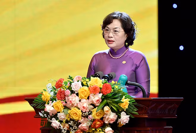 Thống đốc NHNN Nguyễn Thị Hồng tiếp thu ý kiến chỉ đạo của Tổng Bí thư và khẳng định sẽ cùng các cán bộ, nhân viên trong ngành hoàn thành tốt các mục tiêu để ngành xứng đáng là huyết mạch của nền kinh tế. Ảnh: VGP