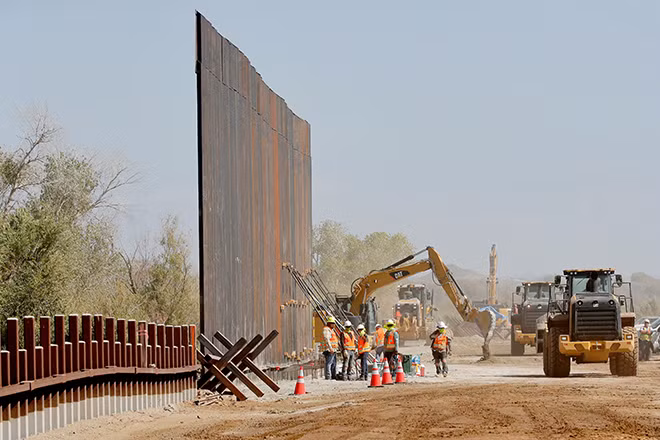 Bức tường biên giới Mỹ-Mexico. Ảnh: L.G