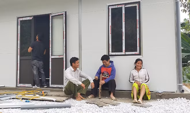 Căn nhà mẫu sắp hoàn thành.
