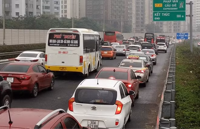 Chủ động phân luồng chống ùn tắc tại các cửa ngõ Hà Nội ảnh 1