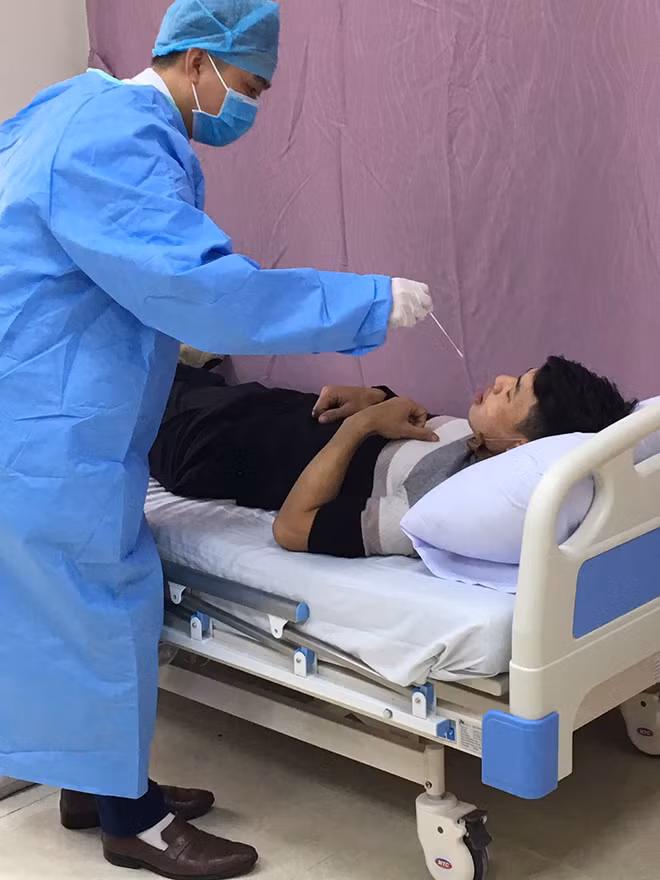 Bệnh viện Y học cổ truyền Bộ Công an phân luồng riêng cho người tới khám có biểu hiện ho, sốt.