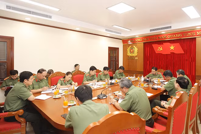 Buổi làm việc giữa ục Xây dựng phong trào bảo vệ an ninh Tổ quốc; Văn phòng Bộ Công an; Cục Pháp chế Bộ Công an; Cục Khoa học, chiến lược và lịch sử Công an; Cục Công tác Đảng và công tác chính trị Bộ Công an diễn ra ngày 29/4 Buổi làm việc giữa ục Xây dựng phong trào bảo vệ an ninh Tổ quốc; Văn phòng Bộ Công an; Cục Pháp chế Bộ Công an; Cục Khoa học, chiến lược và lịch sử Công an; Cục Công tác Đảng và công tác chính trị Bộ Công an diễn ra ngày 29/4