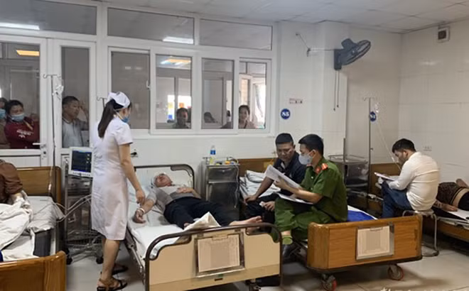 Lực lượng chức năng xác minh thông tin vụ tai nạn từ các nạn nhân