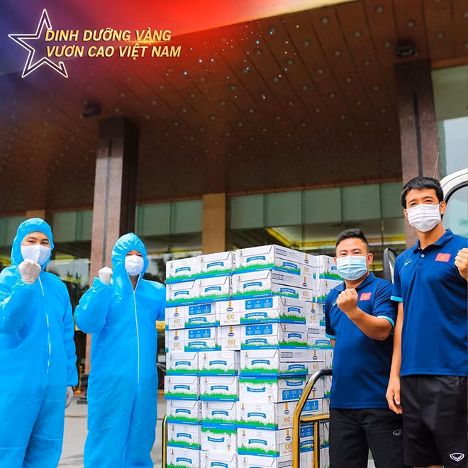 Vinamilk tự hào mang đến nguồn dinh dưỡng vàng đồng hành cùng đội tuyển quốc gia du đấu vòng loại World Cup tại UAE Vinamilk tự hào mang đến nguồn dinh dưỡng vàng đồng hành cùng đội tuyển quốc gia du đấu vòng loại World Cup tại UAE