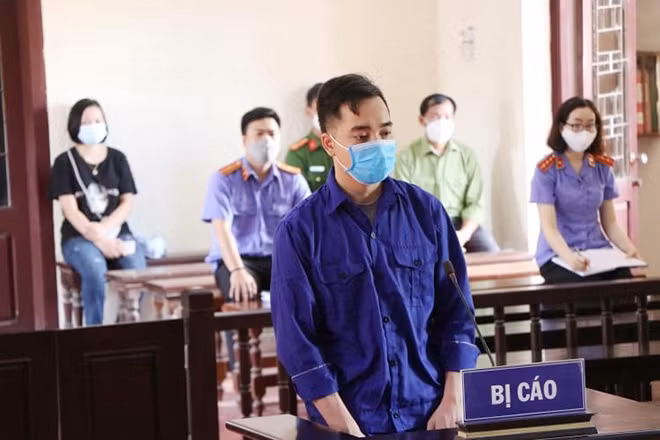 Bị cáo Tùng tại phiên toà.