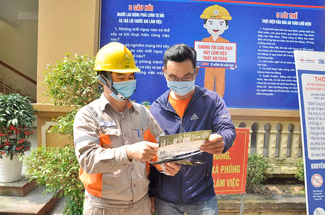 PC Hà Tĩnh tuyên truyền hóa đơn tiền điện.