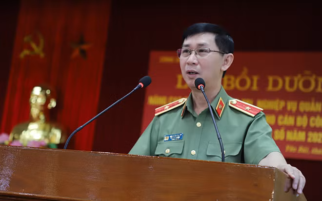 Thiếu tướng Bùi Xuân Phong, Phó Cục trưởng Cục An ninh điều tra (Bộ Công an) triển khai công tác đặc xá tại buổi làm việc. Thiếu tướng Bùi Xuân Phong, Phó Cục trưởng Cục An ninh điều tra (Bộ Công an) triển khai công tác đặc xá tại buổi làm việc.