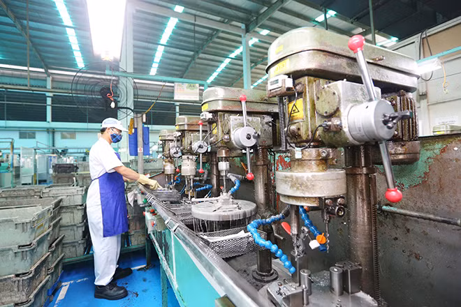Việt Nam cần chủ động quảng bá, mời gọi các tập đoàn đa quốc gia, các công ty và thương hiệu tên tuổi đầu tư vào Việt Nam.