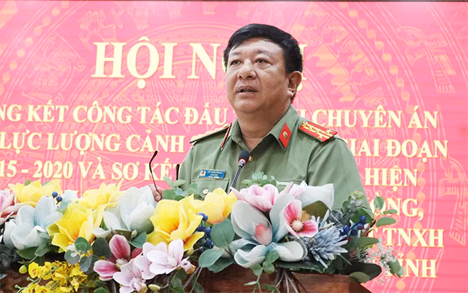 Đại tá Đỗ Triệu Phong, Giám đốc Công an tỉnh dự và chỉ đạo hội nghị. Đại tá Đỗ Triệu Phong, Giám đốc Công an tỉnh dự và chỉ đạo hội nghị.