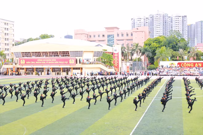 Cán bộ, chiến sĩ CAND thường xuyên huấn luyện, nâng cao sức chiến đấu.