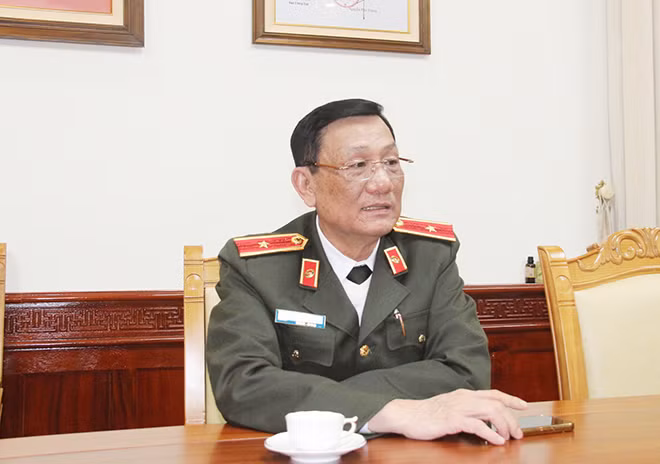 Thiếu tướng Phạm Ngọc Việt, Cục trưởng Cục An ninh nội địa. Thiếu tướng Phạm Ngọc Việt, Cục trưởng Cục An ninh nội địa.