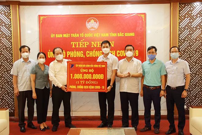 Tập đoàn VNPT ủng hộ 1 tỷ đồng cho Quỹ phòng chống dịch COVID-19 của Tỉnh Bắc Giang