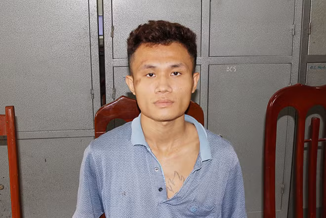 Đối tượng Long tại cơ quan Công an.