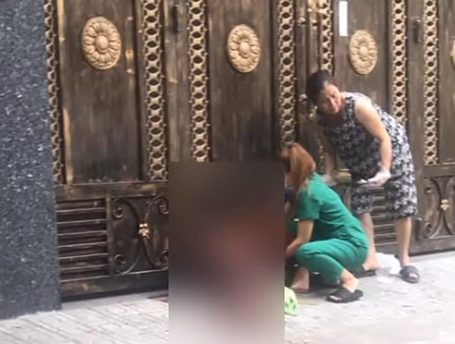 Thời điểm người dân phát hiện T. tại hiện trường.