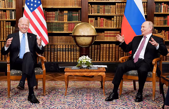 Tổng thống Mỹ Joe Biden và Tổng thống Nga Vladimir Putin trong cuộc gặp thượng đỉnh ở Geneva, Thụy Sỹ. Ảnh: L.G