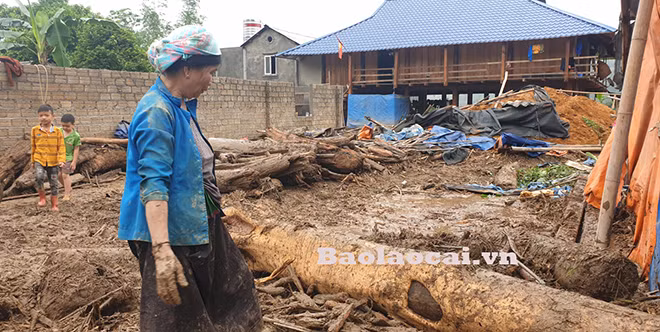 25 nhà dân bị ảnh hưởng bởi trận lũ ống.