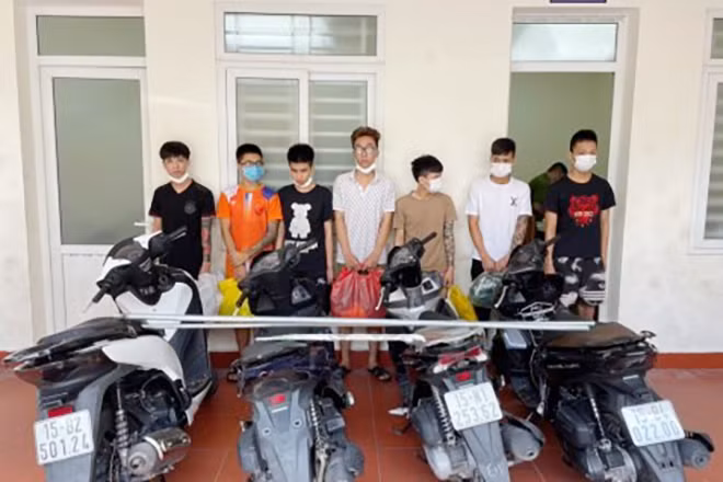 Nhóm đối tượng gây ra vụ giết người bị bắt cùng nhiều hung khí nguy hiểm.