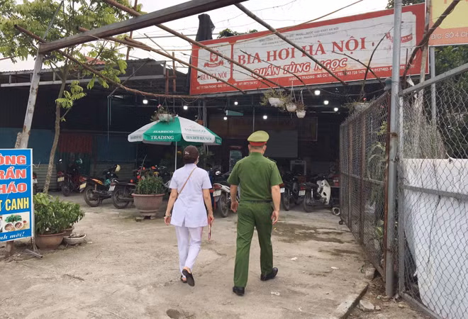 Rà soát, nhắc nhở các quán bia, cửa hàng ăn chấp hành đúng các quy định về phòng chống dịch COVID- 19.