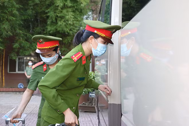 Lên đường tăng cường cho huyện Diễn Châu phòng chống dịch COVID-19.