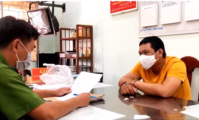 Nguyễn Thanh Tâm tại cơ quan điều tra.