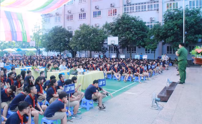 Một buổi tuyên truyền về công tác phòng ngừa ma túy học đường cho học sinh của Công an TP Hà Nội.