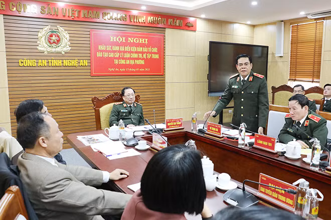 Thiếu tướng Võ Trọng Hải, Giám đốc Công an tỉnh phát biểu tại buổi làm việc. Thiếu tướng Võ Trọng Hải, Giám đốc Công an tỉnh phát biểu tại buổi làm việc.