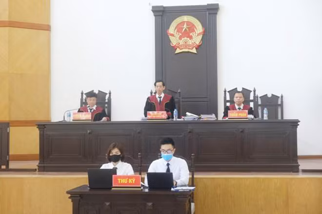 Hội đồng xét xử phúc thẩm.