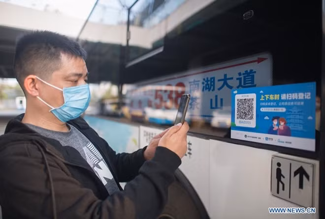 Chính quyền thành phố đã thay thế tất cả các loại vé thông thường bằng vé điện tử dùng mã QR để người dân tránh dịch bệnh lây lan trong việc tiếp xúc giữa người với người hoặc người với các bề mặt. Theo đó, người dân cần phải đăng ký tên "chính chủ" để có thể sử dụng dịch vụ.