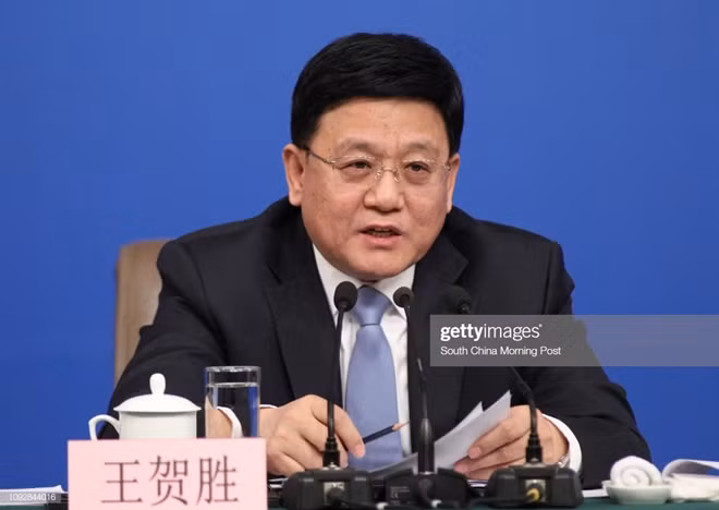 Ông Vương Hạ Thắng, Ủy viên Ủy ban thường vụ tỉnh Hồ Bắc, phó chủ tịch Ủy ban Y tế Quốc gia Trung Quốc. (ảnh: Getty, SCMP)