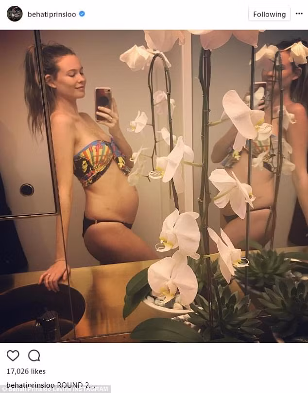 Thiên thần Nam Phi khiến các fan “tiếc hùi hụi” khi lỡ hẹn lần hai với Victoria’s Secret Fashion Show khi thông báo mang thai lần hai trước thềm show diễn năm 2017 chuẩn bị diễn ra.