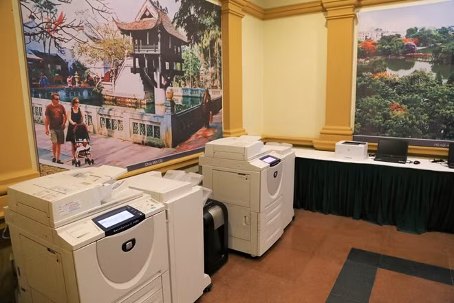 Ngoài ra, tại IMC, hệ thống máy photocopy, máy in cũng được trang bị đầy đủ tại các khu vực để phục vụ nhu cầu của nhà báo, phóng viên.