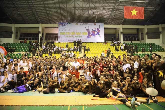 Thầy và trò Học viện ANND tại ngày hội dân vũ lần thứ IV năm 2019.