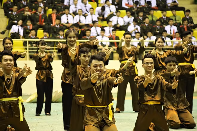 Tiết mục của đội thi chuyên khoa 2.