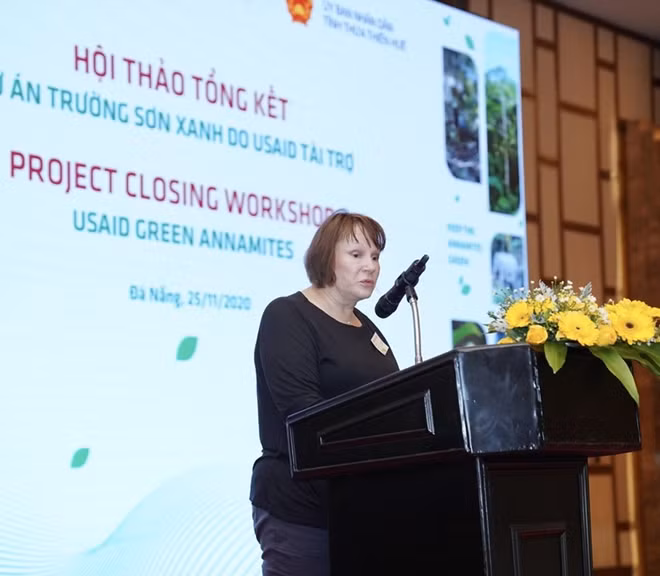 Giám đốc USAID Việt Nam Ann Marie Yastishock phát biểu tại hội thảo.