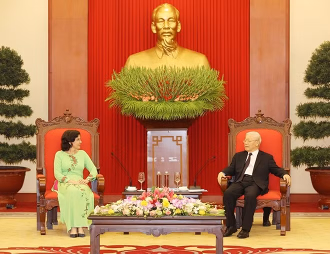 Tổng Bí thư, Chủ tịch nước Nguyễn Phú Trọng tiếp Đại sứ Cộng hòa Cuba chào từ biệt. (Ảnh: TTXVN)