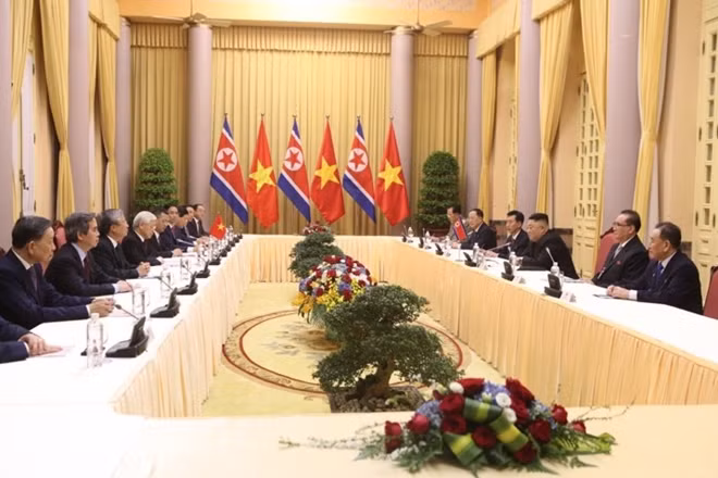 Tổng Bí thư, Chủ tịch nước Nguyễn Phú Trọng hội đàm với Chủ tịch Triều Tiên Kim Jong-un.